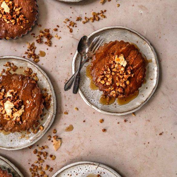 Oozing earthy cinnamon, mixed spice, blackstrap molasses, piquant ginger, buckwheat and oats cake; Vegan gluten-free Yorkshire Parkin recipe. Edward Daniel ©.