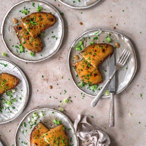 Mouth-watering melty cheese with tangy tamarind, mustard, vinegar, strong ale, peppery cayenne on grilled rustic bread; Vegan Welsh Rarebit recipe. Edward Daniel ©.