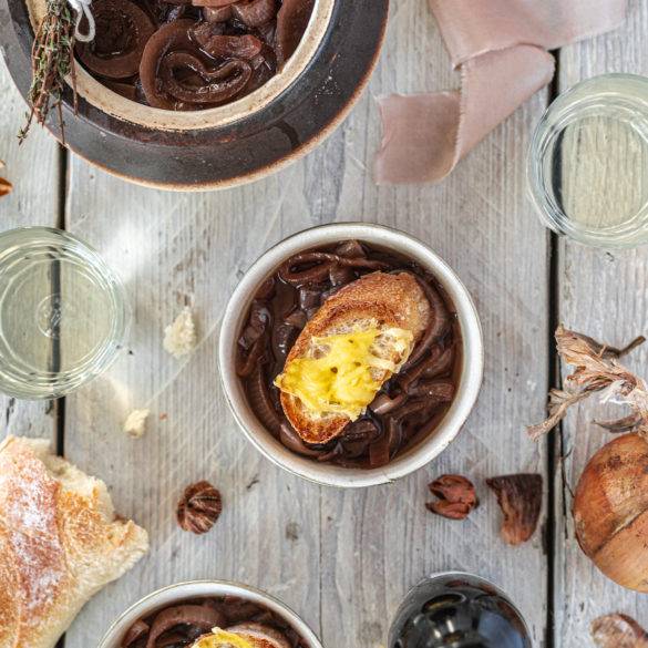 Caption of French Onion Soup. Image by Edward Danie (c).