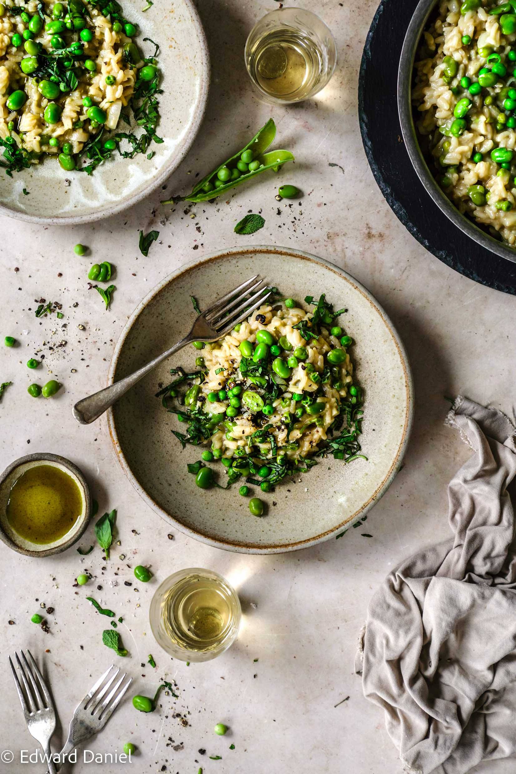 https://www.ethivegan.com/wp-content/uploads/2015/11/Broad-Bean-and-Pea-Risotto.jpg