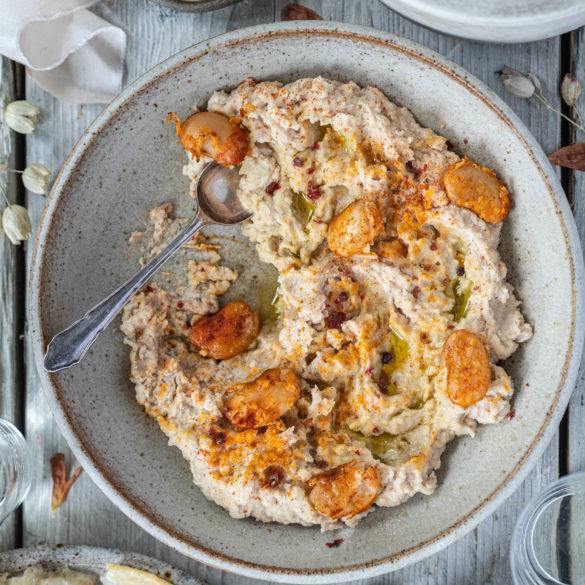 Buttery floury Butter Bean Hummus with a hint of sweet paprika and a dash of tahini, lemon and virgin olive oil.