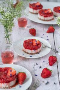 Plump juicy strawberries smeared over buttery-nutty helm almond cocoa filling spread over a chewy tahini sesame biscuit to form Strawberry Cheesecake.