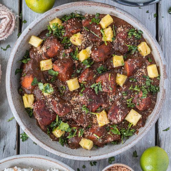 Fiery sweet-sour Pineapple and caramalised Sweet Potato Rendang infused with tamarind, lemon-grass, Star anise and cinnamon.