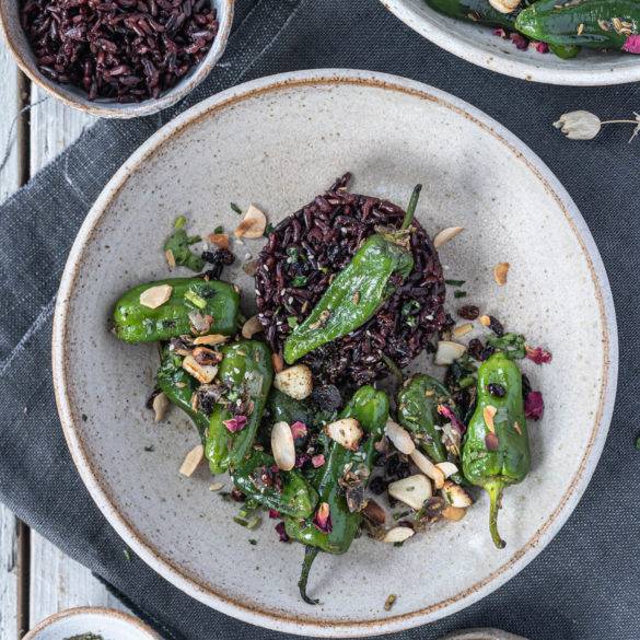 Panfried Charred Padron Peppers is vegan and paleo. Image by Edward Daniel (c).