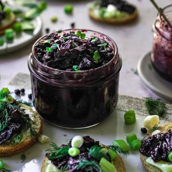 Lively Elderberry Chutney recipe, a vegan condiment, paleo too; with apples, currents and onions and spiced with cardamon, cinnamon, paprika and ginger. Edward Daniel ©.